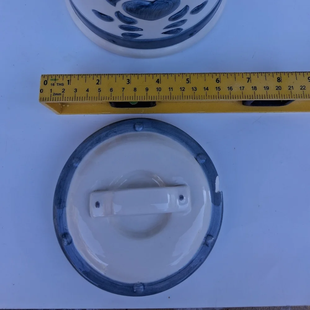 Elegant Ceramic Cookie Jar with Blue Accents - Picture 5 of 10